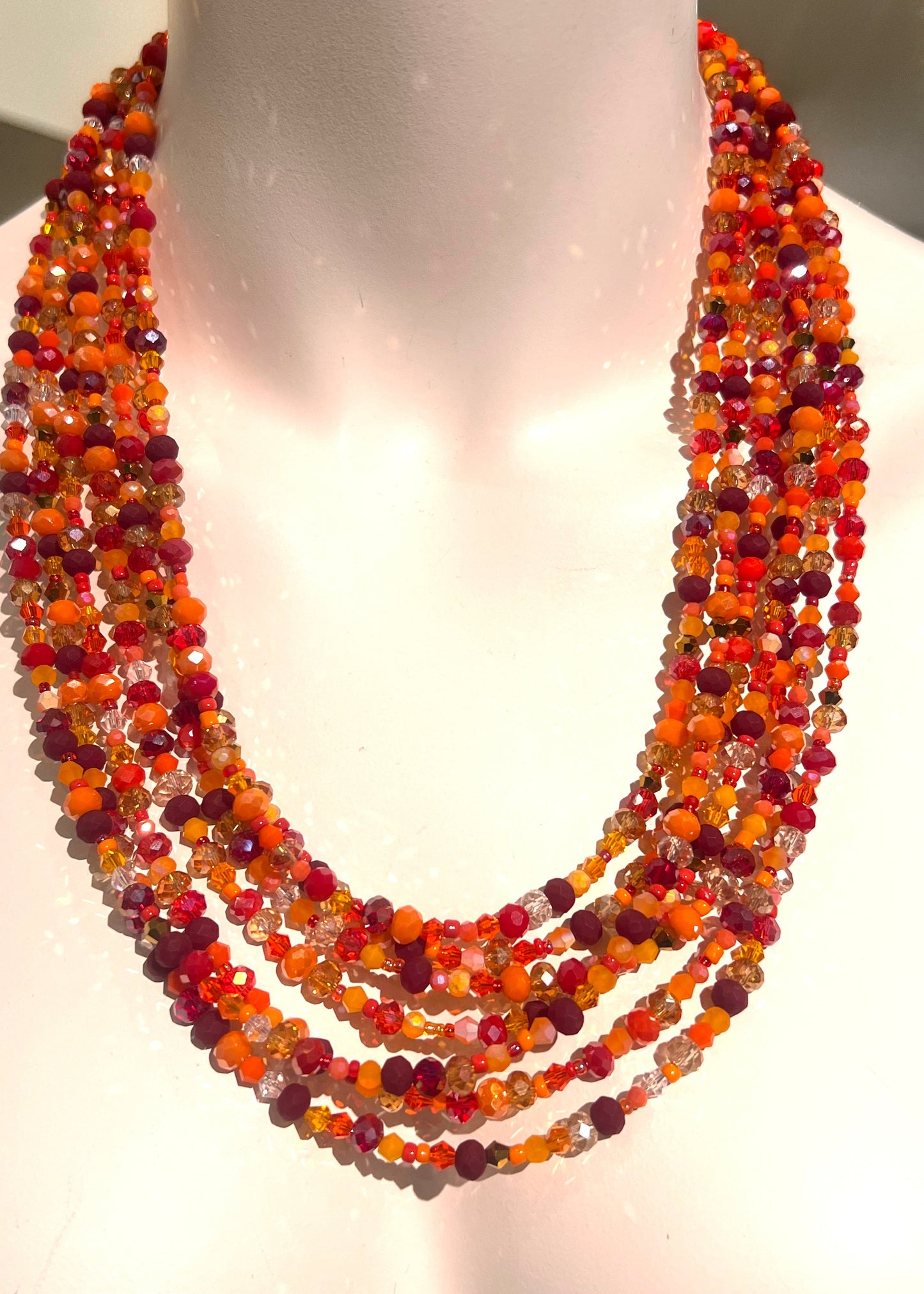 Handgefertigte Statement Kette mit roten Glassteinen
