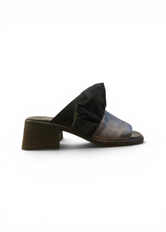 Papucei Leder Mules