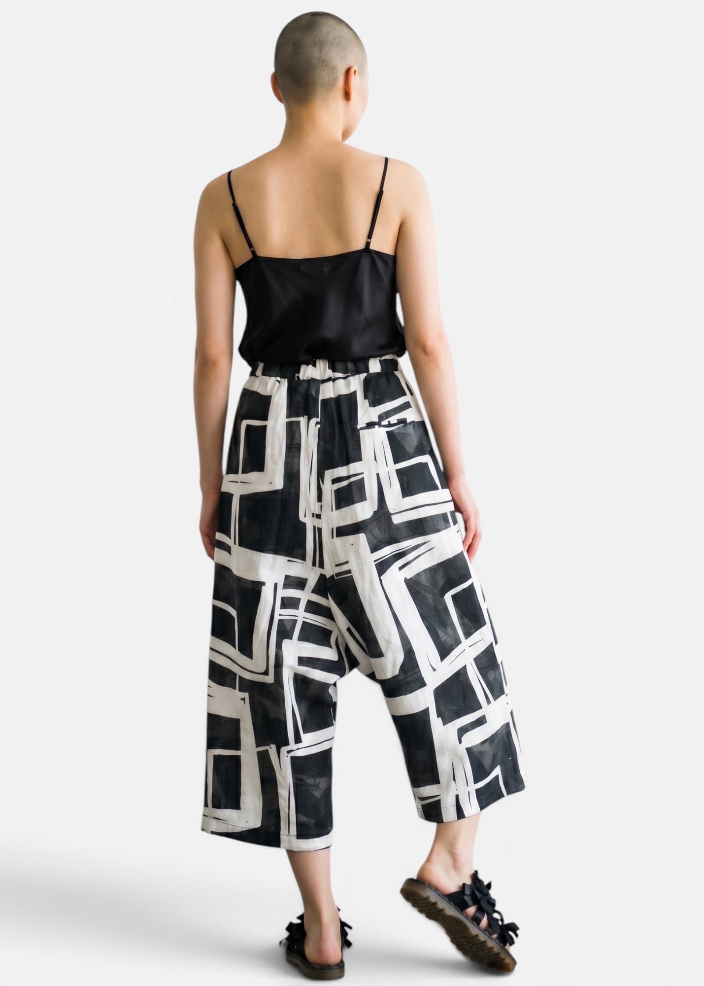 KAMUFLAGE - Culottes Hose 100% Leinen - Schwarz/Weiß Abstrakt